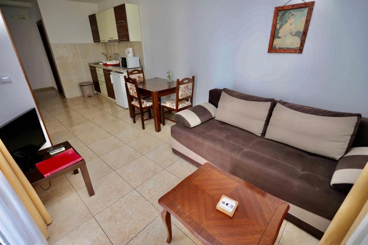 Guest House Maslina Petrovac Exterior foto