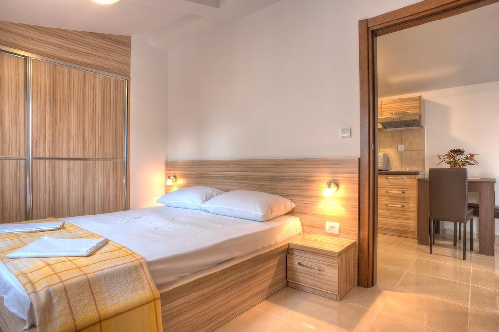 Guest House Maslina Petrovac Habitación foto