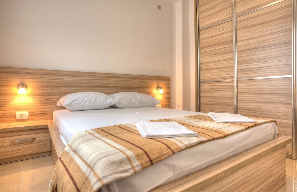 Guest House Maslina Petrovac Exterior foto